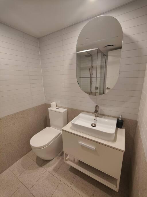 Modern 1-bedroom Unit In Dickson * Canberra