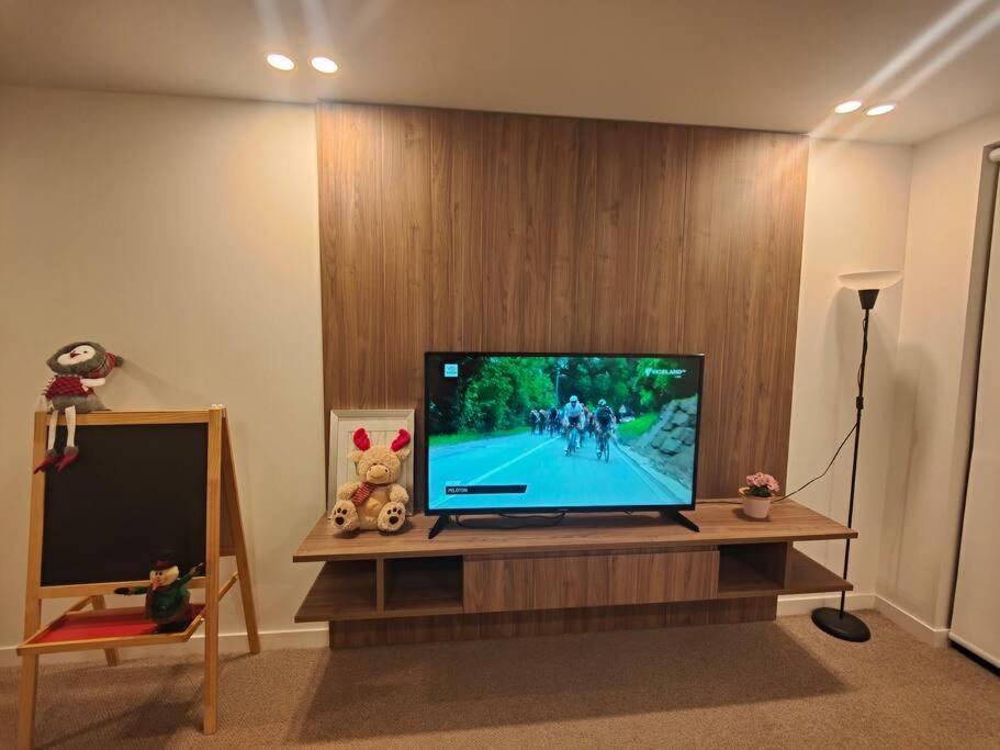 Modern 1-bedroom Unit In Dickson Canberra